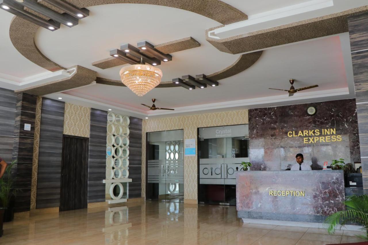 Hotel Clarks Inn Express Bharatpur Exterior photo