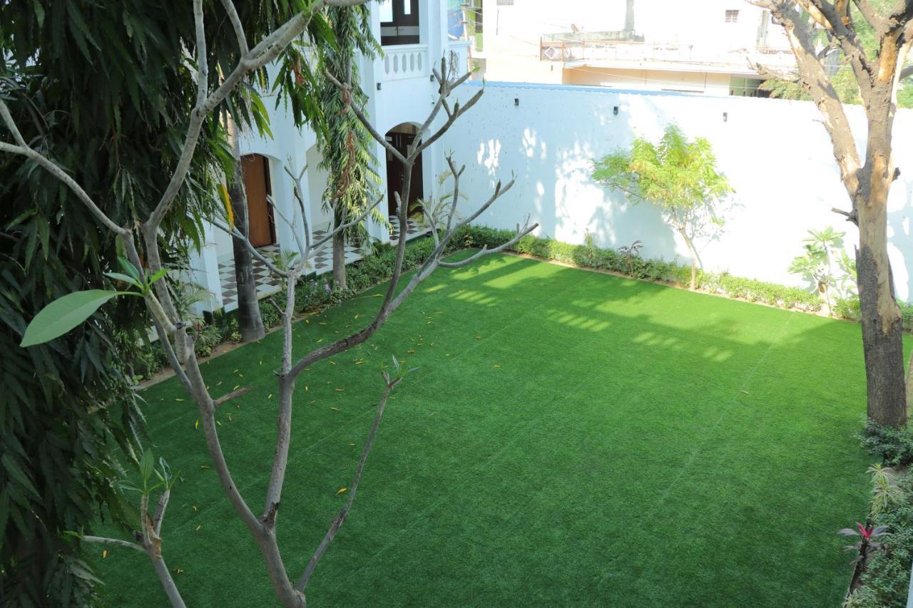 Hotel Clarks Inn Express Bharatpur Exterior photo