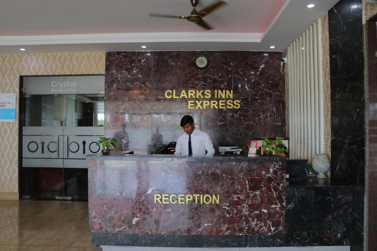 Hotel Clarks Inn Express Bharatpur Exterior photo