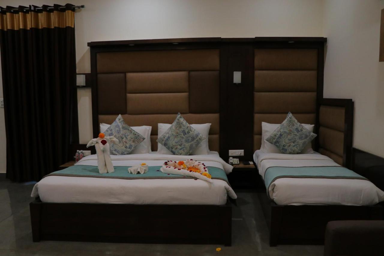 Hotel Clarks Inn Express Bharatpur Exterior photo