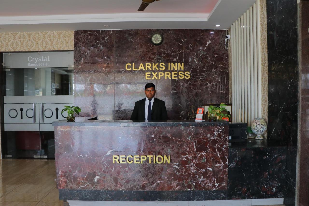 Hotel Clarks Inn Express Bharatpur Exterior photo